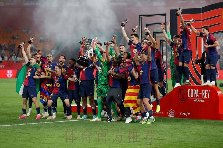 记者:巴萨球员聚餐庆祝晋级国王杯决赛 记者:巴萨球员聚餐庆祝晋级国王杯决赛